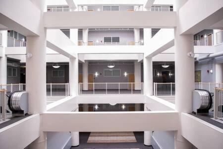 Cozysuites - 2Br With Direct Skybridge Access #1 Indianápolis Exterior foto