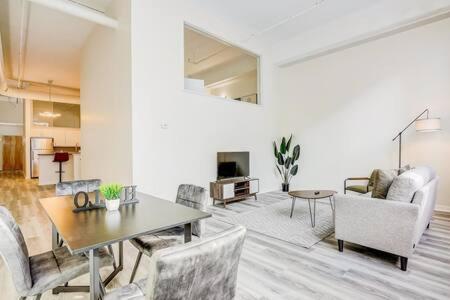 Cozysuites - 2Br With Direct Skybridge Access #1 Indianápolis Exterior foto